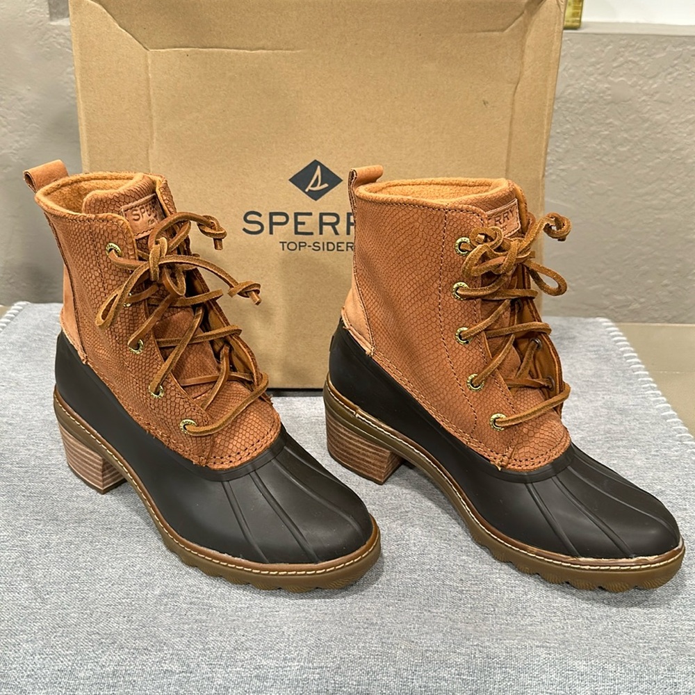 Sperry Saltwater Heel Tan/Brown Women’s size 8 M New In Box